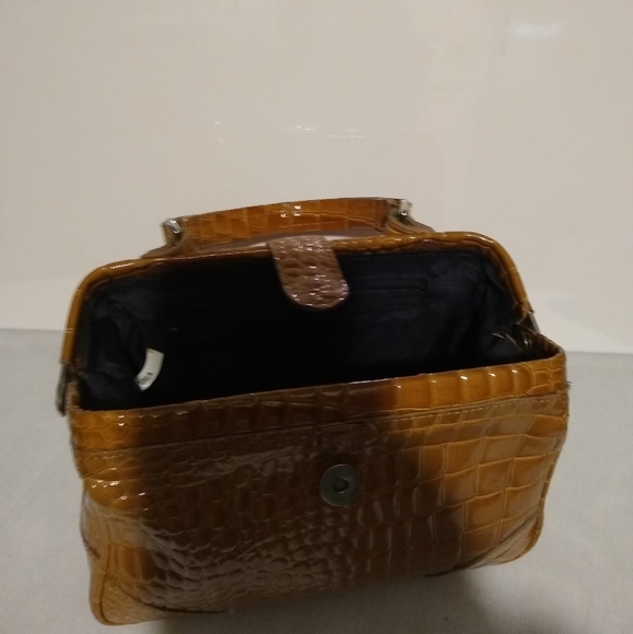 Brown Vinyl Purse - Picture 2 of 3